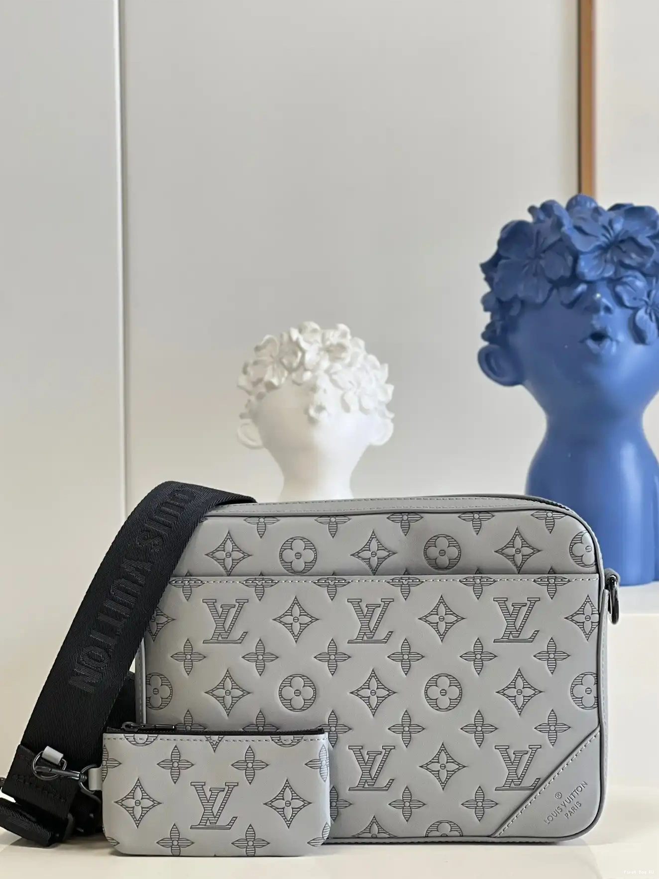 Firstbag VUITTON DUO LOUIS MESSENGER 0629
